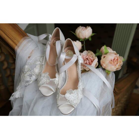 Brautschuhe (Perfect Bridal) Quinn Satin ivory mit plastischen Blüten 36